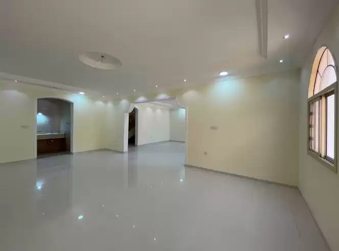 Wohn Klaar eigendom 6 Schlafzimmer U/F Alleinstehende Villa  zu verkaufen in Al Sadd , Doha #7418 - 1  image 